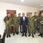 image-5736 Τα πρωτοχρονιάτικα κάλαντα έψαλλαν στον Περιφερειάρχη Δυτικής Μακεδονίας & στον Αντιπεριφερειάρχη Κοζάνης, ο Στρατός και η Πανδώρα (Βίντεο-Φωτογραφίες)