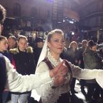 image-18091 kozan.gr: Κεντρική πλατεία Kοζάνης: Mε τραγούδια και χορούς από την Κρήτη ξεκίνησαν οι σημερινές εκδηλώσεις (50 Φωτογραφίες – Βίντεο 26’+)