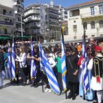 image-26965 kozan.gr: Απότιση φόρου τιμής, ενόψει του αυριανού εορτασμού της εθνικής επετείου της 25ης Μαρτίου, από μαθητές, στην κεντρική πλατεία Κοζάνης (Φωτογραφίες-Βίντεο)