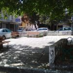 image-35430 Εργασίες συντήρησης, με πρωτοβουλία της Δημοτικής Κοινότητας Κοζάνης, πραγματοποιούνται στην πλατεία Μανόλη Αναγνωστάκη από την Τεχνική Υπηρεσία του Δήμου Κοζάνης