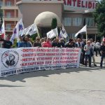 image-41553 kozan.gr: Παράσταση διαμαρτυρίας του ΣΕΕΕΝ, αυτή την ώρα, λίγο πριν την έναρξη του 38ου Συνεδρίου της ΓΕΝΟΠ που πραγματοποιείται στην Πτολεμαΐδα (Φωτογραφίες & Βίντεο)