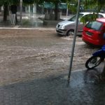 image-40230 kozan.gr: Ώρα 15:40: “Ποτάμι” η οδός Παύλου Μελά στην Κοζάνη, μετά τη μεσημεριανή νεροποντή (Βίντεο & Φωτογραφίες)
