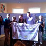 image-44210 Τη Σημαία για τη διοργάνωση της επόμενης εκδήλωσης «ΤΑΙΡΙΑΖΟΥΜΕ…», παρέλαβε ο Δήμος Εορδαίας από το Δήμο Παλαιού Φαλήρου