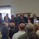 image-44085 kozan.gr: Μια μικρή «γεύση» από όσα είπαν οι κάτοικοι των Αναργύρων στον Υπουργό Ενέργειας και τον Πρόεδρο της ΔΕΗ, το μεσημέρι, της Κυριακής – Τι είπε ο Περιφερειάρχης Δ. Μακεδονίας (Φωτογραφίες & Βίντεο)
