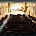image-80865 Κάλαντα του Ελληνισμού από τη χορωδία του Συλλόγου Φαρασιωτών Καππαδοκίας Βαθυλάκκου στο Πολιτιστικό Κέντρο Σερβίων (Βίντεο 50′ & Φωτογραφίες)