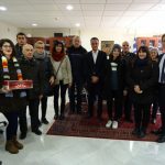 image-80065 Τα Χριστουγεννιάτικα Κάλαντα έψαλαν στον Περιφερειάρχη Δυτικής Μακεδονίας Θεόδωρο Καρυπίδη, την Παρασκευή 22 Δεκεμβρίου, ο Στρατός, η Πανδώρα και σύλλογοι της περιοχής (Βίντεο & Φωτογραφίες)