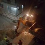 image-82299 kozan.gr: Μέχρι τις 4 το πρωί εργαζόταν το συνεργείο για την αποκατάσταση της διαρροής, στο δίκτυο της τηλεθέρμανσης, επί των οδών Πτολεμαΐδας και Σιατίστης στην Κοζάνη (Βίντεο & Φωτογραφίες)