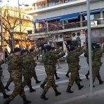 image-87925 kozan.gr: Με το “Μακεδονία ξακουστή», η είσοδος κι η έξοδος του αγήματος της σημαίας, στην κεντρική πλατεία της Κοζάνης, το απόγευμα της Κυριακής 4/2 (Βίντεο)