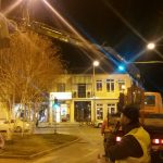 image-87374 kozan.gr: Βραδινή “εξόρμηση” συνεργείων του δήμου Κοζάνης για το στολισμό της πόλης ενόψει Αποκριάς (Φωτογραφίες)