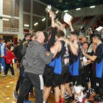 image-93913 kozan.gr: Φωτογραφίες από την απονομή του κυπέλλου στους Διόσκουρους Κοζάνης στον τελικό του Final-4 του Εφηβικού Πρωταθλήματος Μπάσκετ (Φωτογραφίες & Βίντεο)