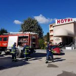 image-98470 kozan.gr: Η Πυροσβεστική Υπηρεσία Πτολεμαΐδας πραγματοποίησε, το πρωί της Πέμπτης 15/3, άσκηση, με σενάριο, πυρκαγιά, στο ξενοδοχείο Παντελίδης, με εγκλωβισμένο άτομο (Φωτογραφίες)