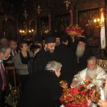 image-104628 kozan.gr: Πραγματοποιήθηκε, σήμερα Κυριακή του Πάσχα (8/4), ο καθιερωμένος Εσπερινός της Αγάπης στον Ι. Καθεδρικό Ναό Αγίου Νικολάου Κοζάνης – Αβγά και τσουρέκια μοίρασε στους πιστούς ο Μητροπολίτης Σερβίων & Κοζάνης κ.κ. Παύλος (Βίντεο 11′ & Φωτογραφίες)