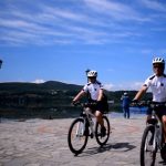 image-115429 Κέρδισε τις πρώτες θετικές εντυπώσεις, ήδη από την πρώτη εβδομάδα λειτουργίας του, ο θεσμός της αστυνόμευσης με ποδήλατα στην Καστοριά (Bίντεο)