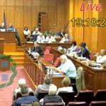 image-115174 kozan.gr: Ένταση στο περιφερειακό συμβούλιο, όταν ο Αντιπεριφερειάρχης Οικονομικών Η. Κάτανας έπλεξε το εγκώμιο του Περιφερειάρχη και το έργο της Περιφερειακής Αρχής: «20 εκ. ευρώ για του ρύπους. Την Δευτέρα θα τα ακούσετε από το στόμα του κ. Καρυπίδη και του κ. Φάμελλου – Σας παραδίδω στους πολίτες» – Η απάντηση του Γ. Δακή: «Τσουτσούριασα» (Βίντεο)