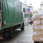 image-114920 Kοζάνη: Με γοργούς ρυθμούς συνεχίστηκε και σήμερα το πρωί η μεταφορά κιβωτίων, ραφιών και διαφόρων αντικειμένων από το παλιό κτίριο της βιβλιοθήκης στο καινούργιο (Φωτογραφίες)