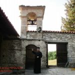image-114643 Πανηγυρίζουν τα δύο ιστορικά Μοναστήρια: Αγίας Τριάδος Ιλαρίωνος (Λαριούς) και Αγίας Τριάδος Βελβεντού, της Ιεράς Μητροπόλεως Σερβίων και Κοζάνης (του παπαδάσκαλου Κωνσταντίνου Ι. Κώστα)