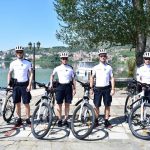 image-114633 Επεκτάθηκε και στην πόλη της Καστοριάς ο επιτυχημένος θεσμός της αστυνόμευσης με ποδήλατα (Φωτογραφίες)