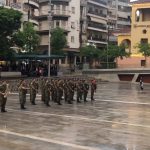 image-111777 kozan.gr: Υπό βροχή η καθιερωμένη υποστολή της σημαίας στην κεντρική πλατεία της Κοζάνης (Βίντεο)