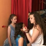 image-117216 ΙΕΚ VOLTEROS: Τη θεατρική παράσταση «Όνειρο Καλοκαιρινής Νύχτας», πρωτοβουλία του 11ο Δημοτικό Σχολείο Κοζάνης σε συνεργασία του τμήματος “Τεχνικός Αισθητικής Τέχνης & Μακιγιάζ” του Ιδιωτικού ΙΕΚ VOLTEROS πραγματοποιήθηκε την Πέμπτη 7 Ιουνίου, «Φίλιππος», της Λ.Α.Φ. Κοζάνης, στο Κινηματοθέατρο «Φίλιππος», της Λ.Α.Φ. Κοζάνης
