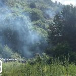 image-119121 Τεταμένο το κλίμα στις Πρέσπες με χημικά και αντικείμενα (Βίντεο & Φωτογραφίες)