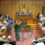 image-118802 kozan.gr: Η αναφορά, του περιφερειακού συμβούλου Νικόλαου Κουρκούτα, περί πράξης εσχάτης προδοσίας, που προκάλεσε την έντονη αντίδραση του Ρ. Αλεξανδρή, ο οποίος στη συνέχεια είχε αντιπαράθεση με τον πρόεδρο Φ. Κεχαγιά, με αποτέλεσμα να τον αποβάλλει για λίγα λεπτά από την αίθουσα (Βίντεο)