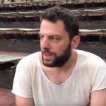 image-126063 kozan.gr: O σκηνοθέτης του θεατρικού ντοκιμαντέρ “No Future!”, Παντελή Φλατσούσης, μιλά για την αυριανή παράσταση στο Υπαίθριο Δημοτικό Θέατρο Κοζάνης (Bίντεο)