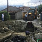 image-125651 Δήμος Σερβίων–Βελβεντού: Ξεκίνησε η κατασκευή πεζοδρομίου στην επαρχιακή οδό Βαθυλάκκου – Ροδίτη. Καθημερινές αποκαταστάσεις βλαβών στο Βελβεντό