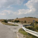 image-123875 Αντικαταστάθηκαν οι προστατευτικές μπάρες στη διασταύρωση Καισαρειάς – Αιανής, 17 μήνες μετά το τροχαίο που προκάλεσε το πρόβλημα