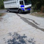 image-127755 kozan.gr: Τροχαίο ατύχημα, με σύγκρουση Ι.Χ. αυτοκινήτου με φορτηγό, στο κεντρικό δρόμο στην πίσω πλευρά του δάσους Κουρί στην Κοζάνη (Φωτογραφία)