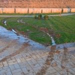 image-133853 kozan.gr: Σιάτιστα: “Όργωσε”, με το αυτοκίνητό του, το γκαζόν, έξω από το Βουδούρειο Πολιτιστικό Κέντρο (Φωτογραφίες)