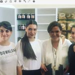 image-131383 Η Ντόρα Μπακογιάννη βρήκε στη Φλώρινα ένα κορίτσι ψηλότερο από την ίδια (Φωτογραφία)