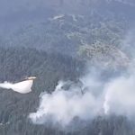 image-131363 kozan.gr: 4 ρίψεις νερού, μέχρι στιγμής, από Καναντέρ σε φωτιά που ξέσπασε σε δασική έκταση στη Σμίξη Γρεβενών – Δείτε βίντεο και φωτογραφίες από το σημείο