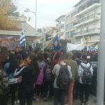 image-147030 kozan.gr: Πτολεμαΐδα: Μαθητές διαδήλωσαν για την Μακεδονία – Παράσταση διαμαρτυρίας στο δημαρχείο Εορδαίας (Φωτογραφίες & Βίντεο)
