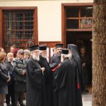 image-145535 Αρκετοί πιστοί, χθες Τετάρτη, στην υποδοχή της Τίμιας Κάρας του Όσιου Δαυίδ, στον Ι.Ν. Κοιμήσεως της Θεοτόκου στο Βελβεντό (Φωτογραφίες)