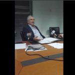 image-144685 kozan.gr: Α. Κοσματόπουλος για το γεγονός ότι δεν τον κάλεσαν να απευθύνει χαιρετισμό στα εγκαίνια του υδροηλεκτρικού σταθμού του ΤΟΕΒ Βελβεντού: “Έγω έχω δώσει δύο φορές συνέντευξη στον Λάρι Κινγκ. Εμένα με βράβευσε ο Εθνάρχης ο Καραμανλής …και θα με νοιάξει εμένα, να μην τους χαρακτηρίσω. Αλλά είναι γελοίο ρε παιδιά” – Αιχμές και για τον Περιφερειάρχη και τις εξαγγελίες του για την ανεξαρτητοποίηση του Βελβεντού (Βίντεο)