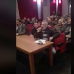 image-144381 kozan.gr: Νέα ένταση κατά τη διάρκεια της ομιλίας του δημοτικού συμβούλου Μιχάλη Καραμπατζιά – Αποδοκιμάσιες από μερίδα κατοίκων (Βίντεο 5′)