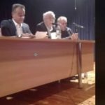 image-144377 kozan.gr: Με την εισήγηση του δημάρχου Βοίου ξεκίνησε το δημοτικό συμβούλιο στη Νεάπολη: «Η πρότασή μας είναι να μη δεχτούμε κανένα μετανάστη στο πρώην στρατόπεδο Πόρτη. Δεν είμαστε ξενόφοβοι» – Τι είπε για τις μετρήσεις που γίνονται στο πρώην στρατόπεδο (Βίντεο 7′)