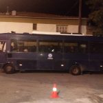 image-143965 kozan.gr: Αυξημένα μέτρα ασφαλείας έξω από τη δημοτική βιβλιοθήκη Κοζάνης στην εκδήλωση για τη «Συμφωνία των Πρεσπών», με τους Μαραντζίδη, Αρμακόλα και Τζίμα – Mικρός αριθμός ατόμων από τη διαδικτυακή ομάδα «Πτολεμαίοι Μακεδόνες» (Φωτογραφίες)