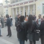image-143234 kozan/gr: Φοιτητές του Πανεπιστημίου Δυτικής Μακεδονίας διαμαρτυρήθηκαν για τη συγχώνευση με το ΤΕΙ – Πραγματοποίησαν πορεία και παράσταση διαμαρτυρίας μπροστά στο δημαρχείο της Κοζάνης (Βίντεο)
