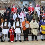 image-154424 kozan.gr: Πραγματοποιήθηκε, σήμερα Δευτέρα 31 Δεκεμβρίου, το έθιμο «Σόρβα» στην Αιανή, από μεταμφιεσμένα παιδιά του Πολιτιστικού Μορφωτικού Συλλόγου Αιανής (Φωτογραφίες & Βίντεο)