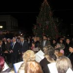 image-150023 kozan.gr: Σέρβια: Φωταγωγήθηκε το Χριστουγεννιάτικο δέντρο – Λουκουμάδες & καστάνα προσφέρθηκαν στον κόσμο – Με χριστουγεννιάτικες μελωδίες, κάλαντα & συναυλία με νεανικό συγκρότημα πλαισιώθηκε μουσικά η εκδήλωση (34 Φωτογραφίες & Βίντεο)