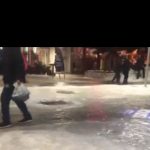 image-156953 kozan.gr: Ώρα 21:10 Ακόμη και στον κεντρικό πεζόδρομο της Κοζάνης, με δυσκολία, η μετακίνηση των πεζών (Βίντεο)