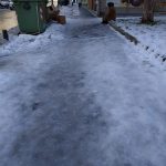 image-156478 Κοζάνη: Πάγος παντού: Η σημερινή φωτογραφία με το παγωμένο πεζοδρόμιο στην οδό Παύλου Μελά