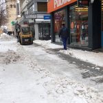 image-156286 kozan.gr: Μηχανήματα του δήμου Κοζάνης ανοίγουν δρομάκια στον κεντρικό πεζόδρομο της πόλης (Βίντεο & Φωτογραφίες)