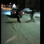 image-156239 kozan.gr: 23:55: Πετρανά Κοζάνης: Τους έσερνε αυτοκίνητο κι έκαναν snowboard στους δρόμους του χωριού (Βίντεο)