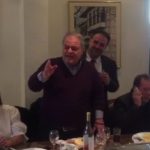 image-154783 kozan.gr: Ο Γ. Σβώλης τραγούδησε, στη σημερινή εκδήλωση του ΕΒΕ Κοζάνης, το “Να σε ζηλεύουν πιο καλά”, ενώ ανακοίνωσε πως δεν θα πολιτευθεί (Βίντεο)