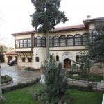 image-338033 “Ναι”, κατά πλειοψηφία, από το Δ.Σ. Κοζάνης, στην χθεσινή συνεδρίαση, για την τροποποίηση του εγκεκριμένου ρυμοτομικού σχεδίου πόλεως Κοζάνης στο Ο.Τ. 267 με σκοπό την ανέγερση Ιερού Παρεκκλησίου της Αγίας Αικατερίνης στο οικόπεδο εντός του οποίου υπάρχει το ιστορικό μνημείο του Επισκοπείου / Μητροπολιτικού Μεγάρου Κοζάνης – Δεν το ψήφισαν, από την παράταξη Μαλούτα, Μ. Φλώρος & Ζ. Μάρας, ενώ καταψήφισαν οι παρατάξεις Ιωαννίδη & Στολτίδη & Δερμιτζάκης (ως ανεξάρτητος)