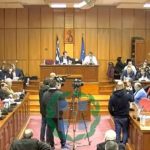 image-165450 kozan.gr: Με έντονη αντιπαράθεση Ζεμπιλιάδου – Κάτανα ξεκίνησε η συνεδρίαση του Περιφερειακού Συμβουλίου – Η επικεφαλής του συνδυασμού “Ελπίδα” κάλεσε τον Αντιπεριφερειάρχη να ζητήσει συγγνώμη για τις δηλώσεις του, σε προηγούμενη συνεδρίαση, όταν είχε μιλήσει, υπό μορφή ερώτησης, για παραιτήσεις Δακή & Ζεμπιλιάδου