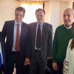 image-162832 kozan.gr: Με τους δύο Πρυτάνεις, Πανεπιστημίου και ΤΕΙ Δ. Μακεδονίας, συναντήθηκε ο Πρόεδρος της ΝΔ Κ. Μητσοτάκης – Είχαν σύντομη συνομιλία για τις εξελίξεις γύρω από τη συγχώνευση των δύο ιδρυμάτων (Φωτογραφίες)