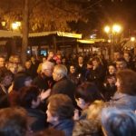 image-167927 kozan.gr: Βελβεντό (Ώρα 23:30): Με χειροκροτήματα, συνθήματα και πυροτεχνήματα υποδέχτηκαν, αργά το βράδυ της Τετάρτης, τους εκπροσώπους της Μ.Κ.Ο. «Κοινωνία των Πολιτών» και της Συντονιστικής Επιτροπή Αγώνα, που επέστρεψαν από την Αθήνα (Bίντεο & Φωτογραφίες)